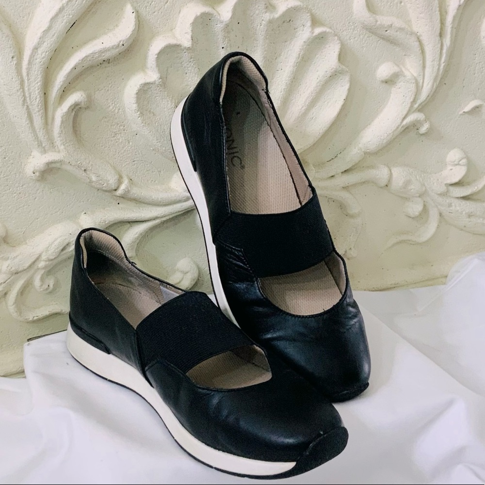 Vionic Cadee Leather Slip-on Mary Jane Shoe Sneaker - Picture 2 of 10